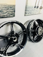 HARLEY CVO LIMITED TOURING CHROME BLACK WHEELS 2009-25 TOMAHAWK RIMS  OUTRIGHT