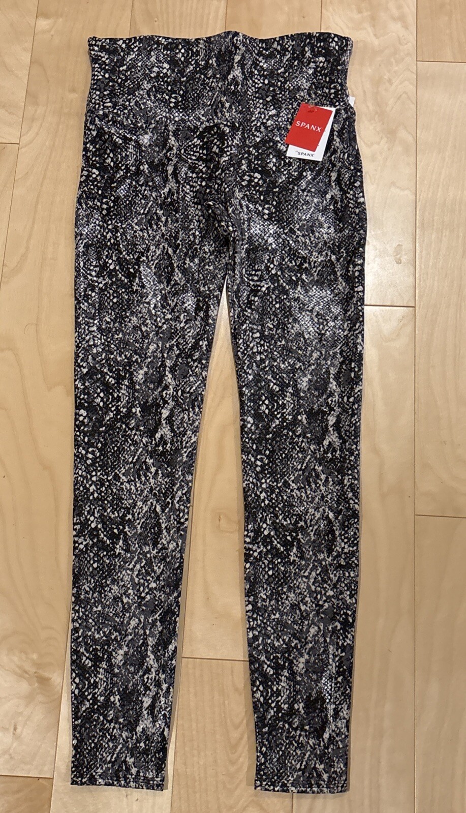 Spanx Women's Faux Leather Snake Skin Gray Shine Leggings Large L Shaper NEW