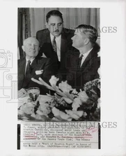 1955 Press Photo William Blanton and officials visit during Denver meeting.