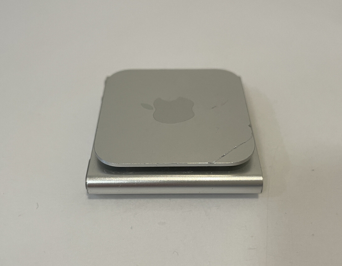 Apple iPod nano 6th Generation Silver (8 GB) 1000+