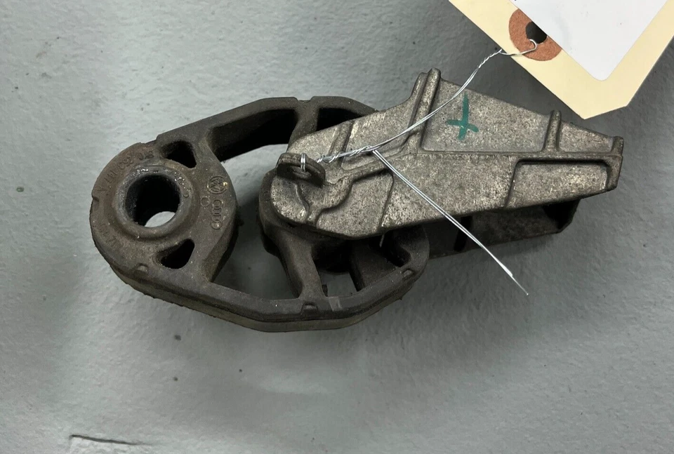 Soporte de escape trasero derecho/izquierdo montaje silenciador suspensión Audi A8 2011-18 OEM 1 PIEZA Foto 2 de 4