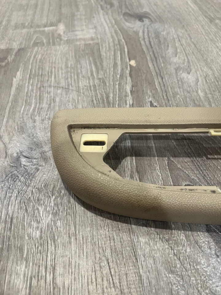 Chevrolet GMC 2007-2009 reposabrazos panel puerta beige/bronceado pasajero derecho Foto 2 de 4