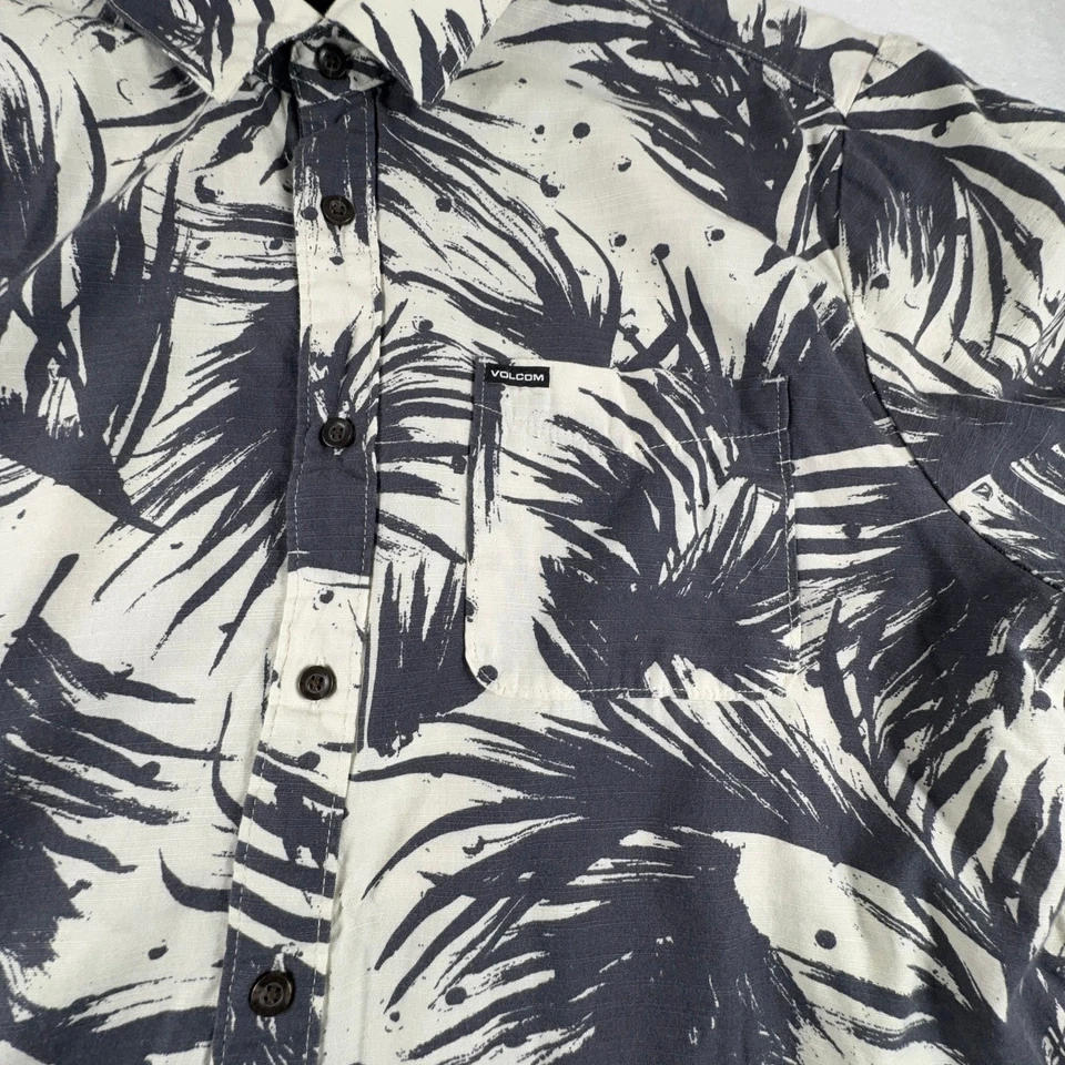 Volcom Shirt Men's L White Black Modern Fit Button Up Palms Hawaii Lightweight - Image 3 of 4
