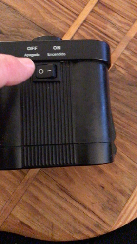 OZARK TRAIL: Batteriebetriebene Luftpumpe. Batterien dabei und sonst nichts. - Video 1 von 1
