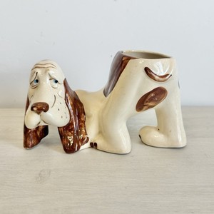 Kitsch VTG Ceramic Basset Hound Dog Planter Beige Glazed USA Sad Dog Retro