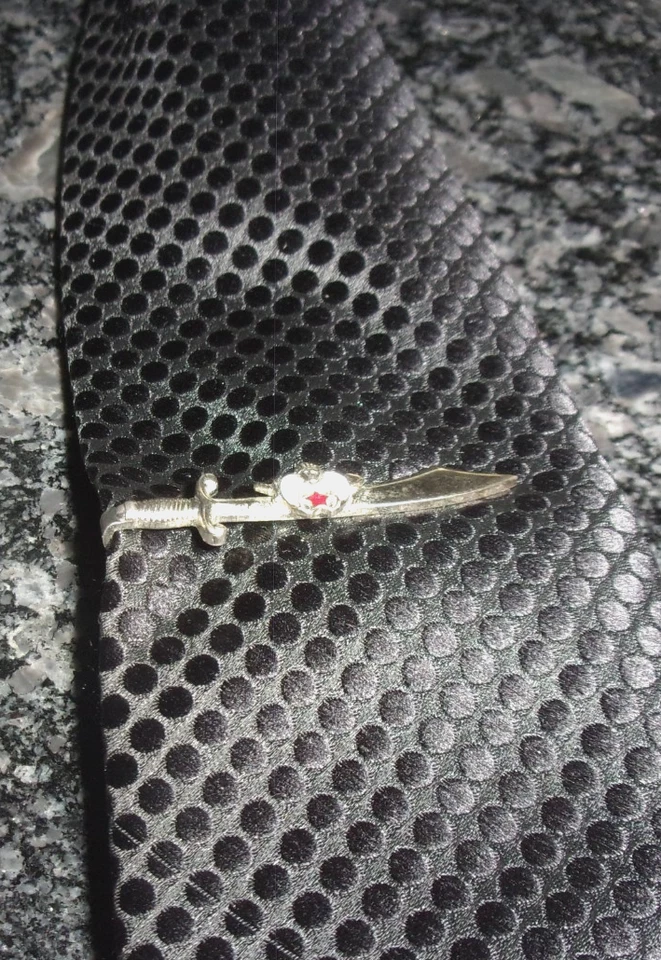 MASONIC SHRINE SWORD TIE CLIP - ENAMEL MOON, RED STAR, SWORD - VINTAGE - Image 3 of 3