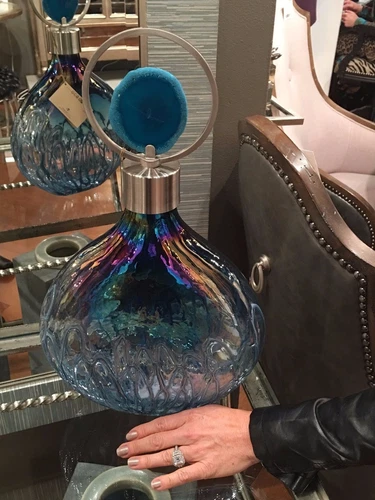  SKY BLUE SUGAR SPUN GLASS COLOR DECORATIVE BOTTLE AGATE STONE TOP 20930 - Picture 2 of 3