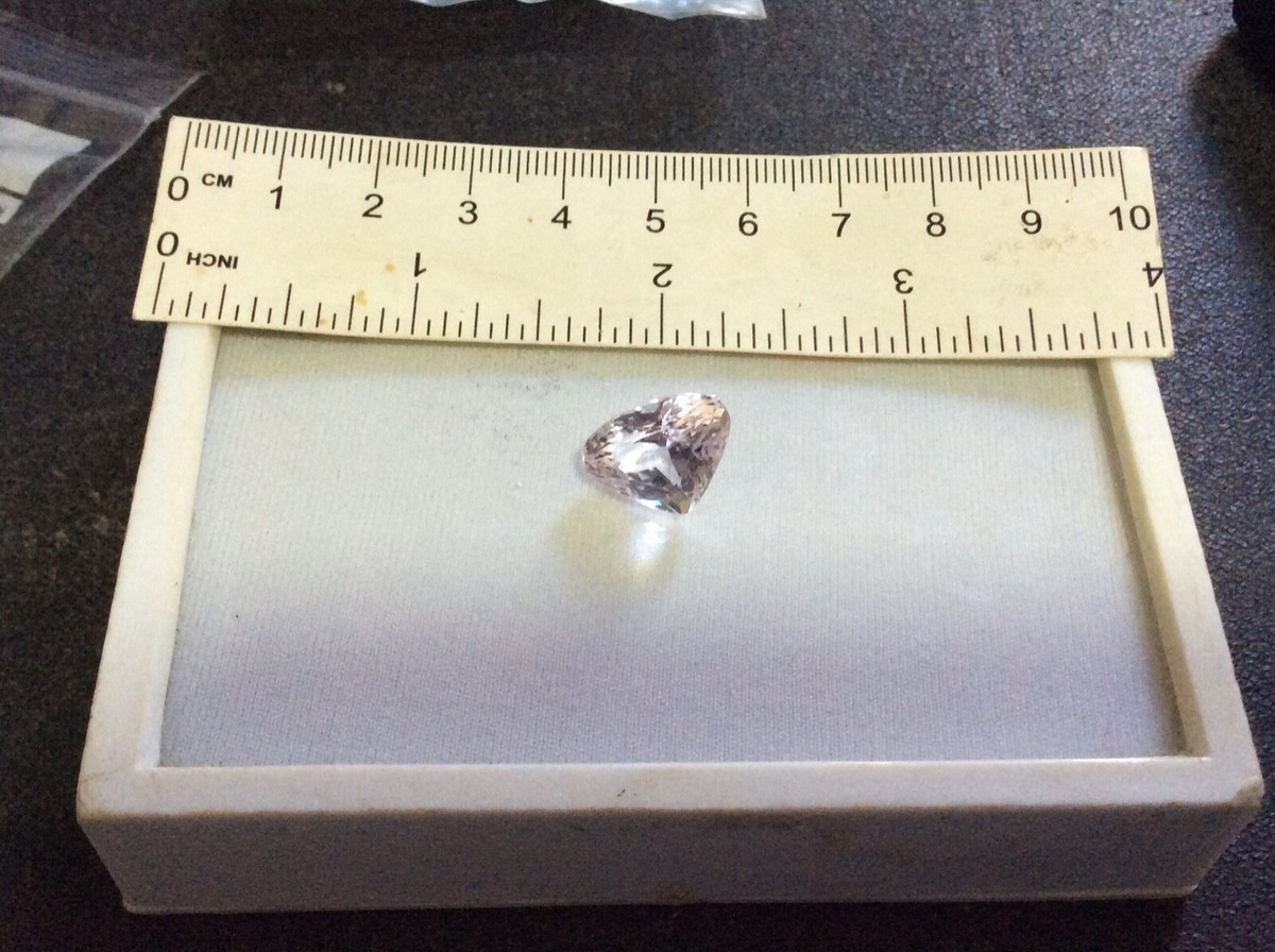 Kunzite Naturelle Brésilienne - 8,55 Carats - Gemme Non Montée - Neuf Sans Emballage