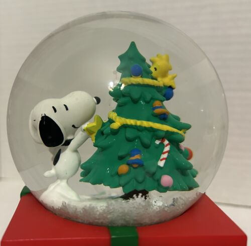 Arachidi Musicale Globo di Neve Snoopy & Woodstock Decora Albero "Jingle Bells" 5,5" - Foto 16 di 20