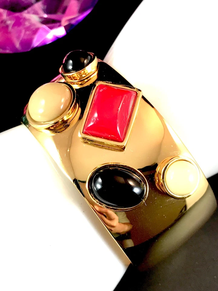 RARE TRINA TURK LUMINOUS GOLDTONE RAISED FAUX CORAL ONYX CABOCHON CUFF BRACELET - Image 4 of 4