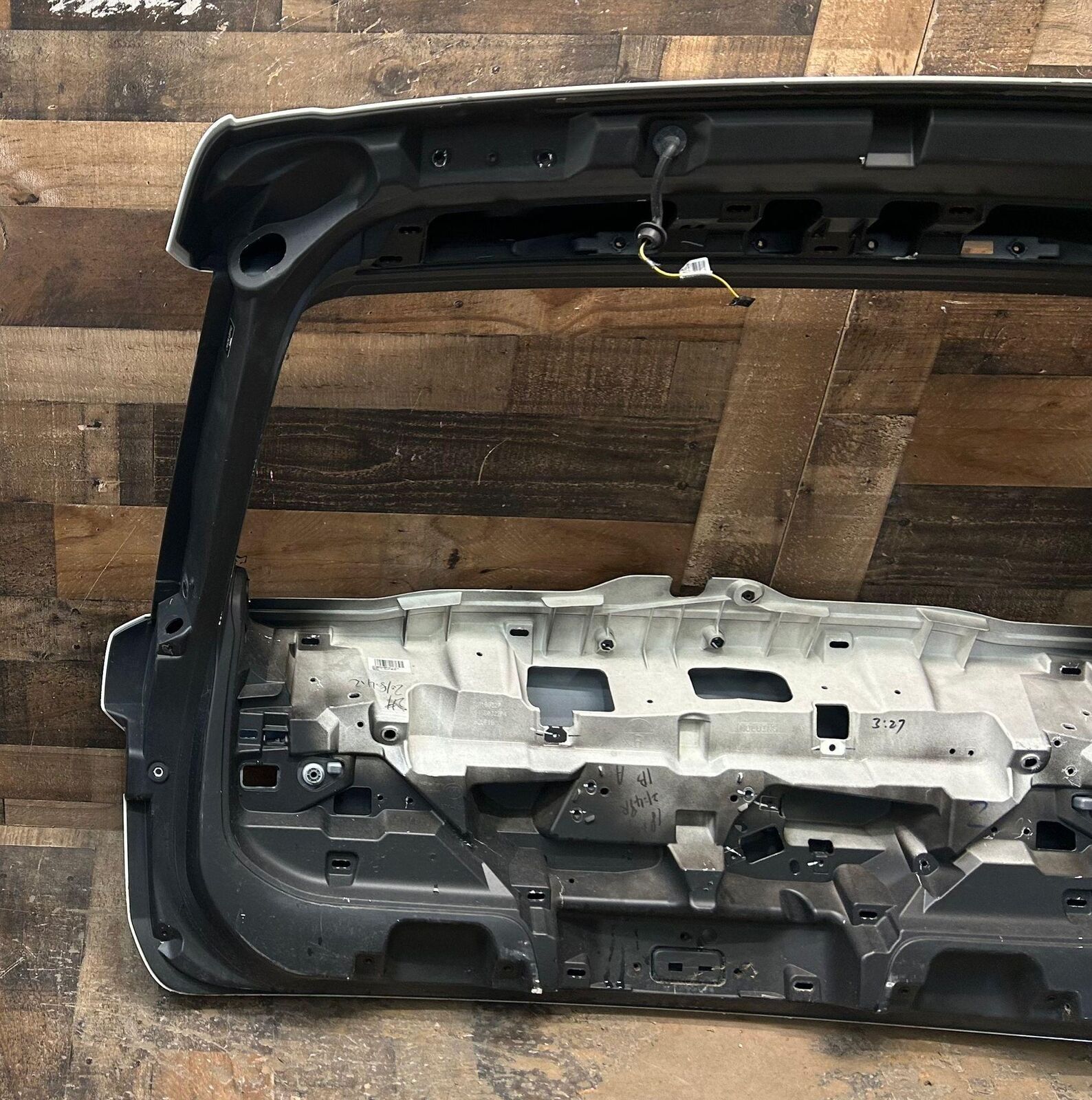 Volvo XC60 Rear Tailgate 2018-2022 Hatch Lid Liftgate Shell OEM 
