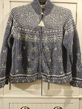 vintage Tiara International women's full-zip cardigan features intricate beading