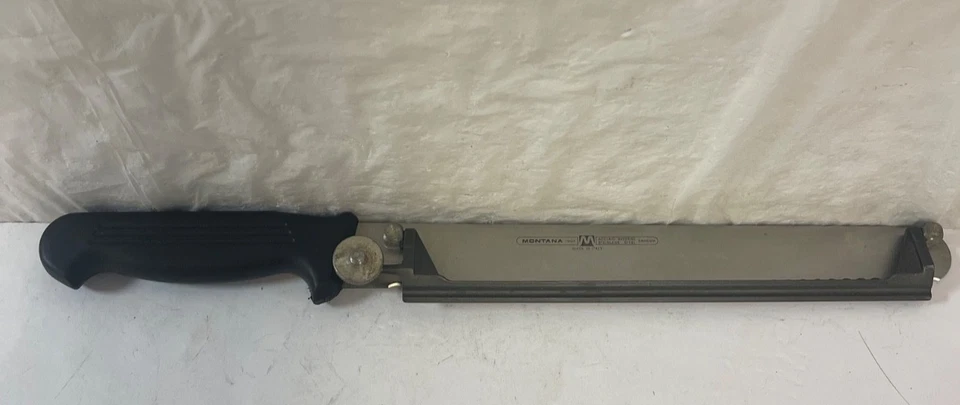 Cuchillo para pan Montana Inox Italia de acero inoxidable con tabla de cortar madera Foto 4 de 4