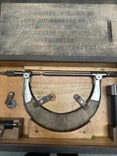 Davis & Thompson 0-6” Bow Micrometer No0 Vintage in original wooden box complete