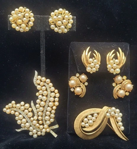 Trifari Gold Tone Faux Pearl Vintage Jewelry Lot~2 Brooches 3 Pr Clip Earrings