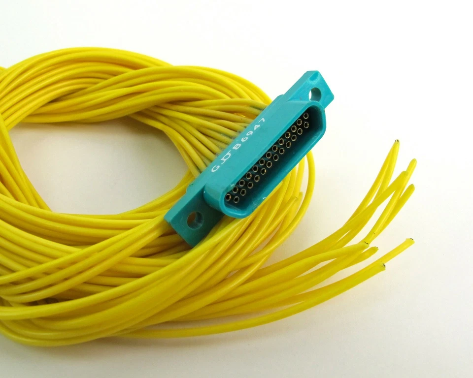 ITT/Cannon MDB1-25SH001 Micro Mini D-Sub Connector 25 POS Gold Socket Contacts - Image 2 of 2