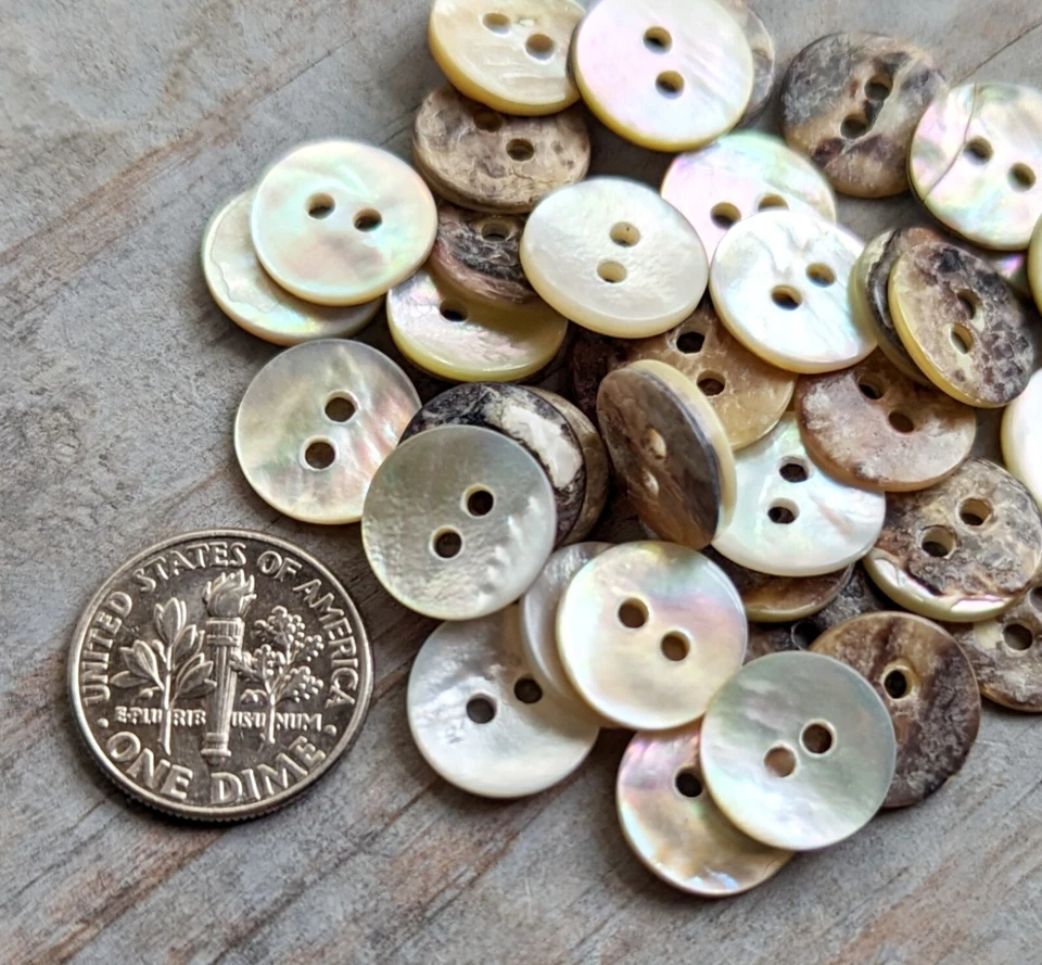 Buttons Assorted 5 Natural Mother of Pearl Shell 0.4 inch/10mm Vintage Look Lot - Image 4 of 4