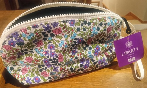 LIBERTY LONDON x UNIQLO Makeup Bag 