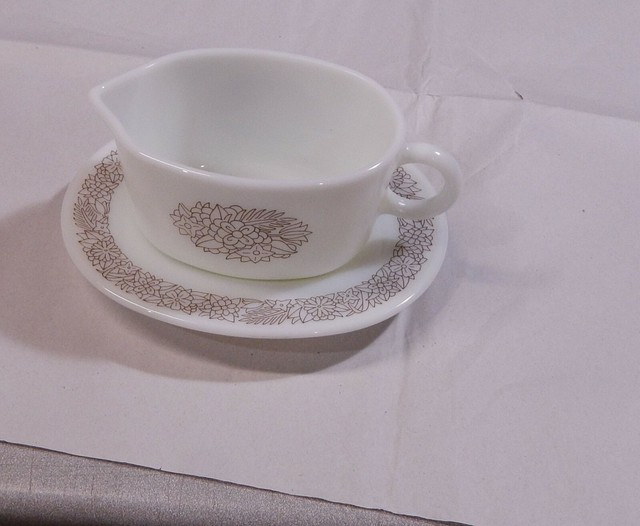 Vintage Pyrex/Corning Woodland Gravy Boat 77B with Underplate 77U eBay
