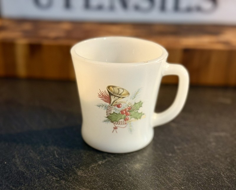 3" ANCHOR HOCKING Fire King With Christmas Horn Design On Milk Glass Coffee Mug
