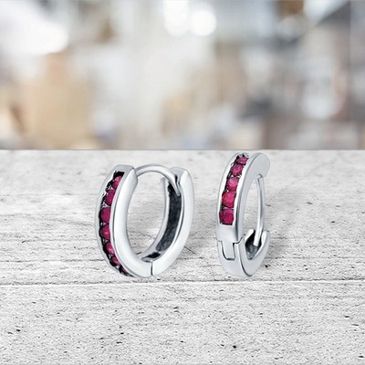 Echte Rubin Huggie Creolen Kanal Set Ohrringe in massivem Sterlingsilber