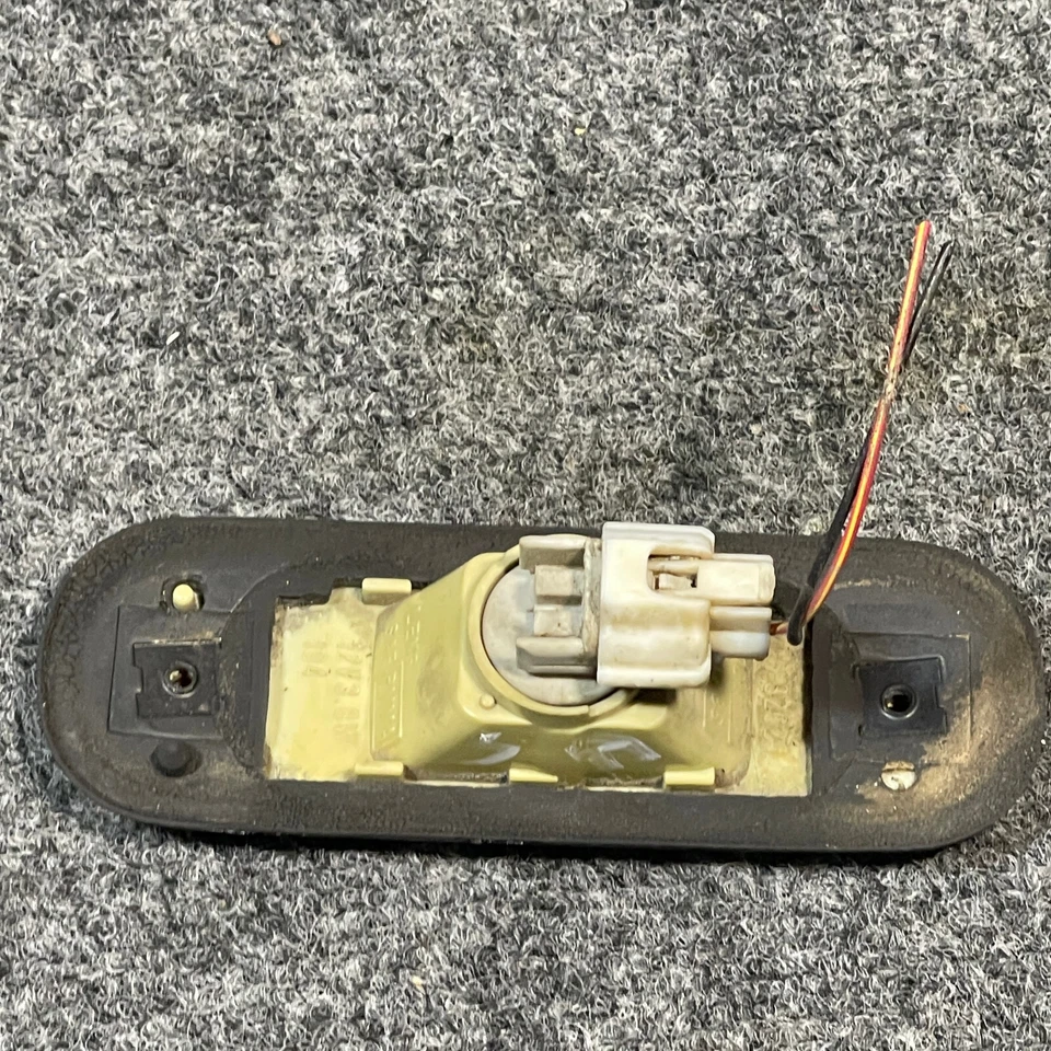 SUZUKI ESTEEM AERIO FRONT SIDE MARKER LIGHT RH OEM PASSENGER - Image 4 of 4