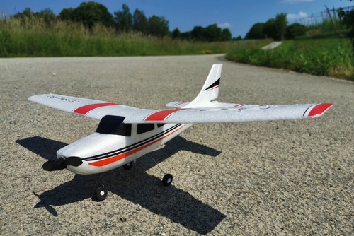 RC 2,4 GHz. Avión SUPER ENTRENADOR modelo a control remoto aviador hélice RTF - Imagen 1 de 7