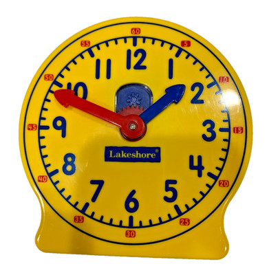 LAKESHORE LEARNING STUDENT CLOCK FD974 TWO WAY GEARS FOR TELLING TIME W/STAND 5''