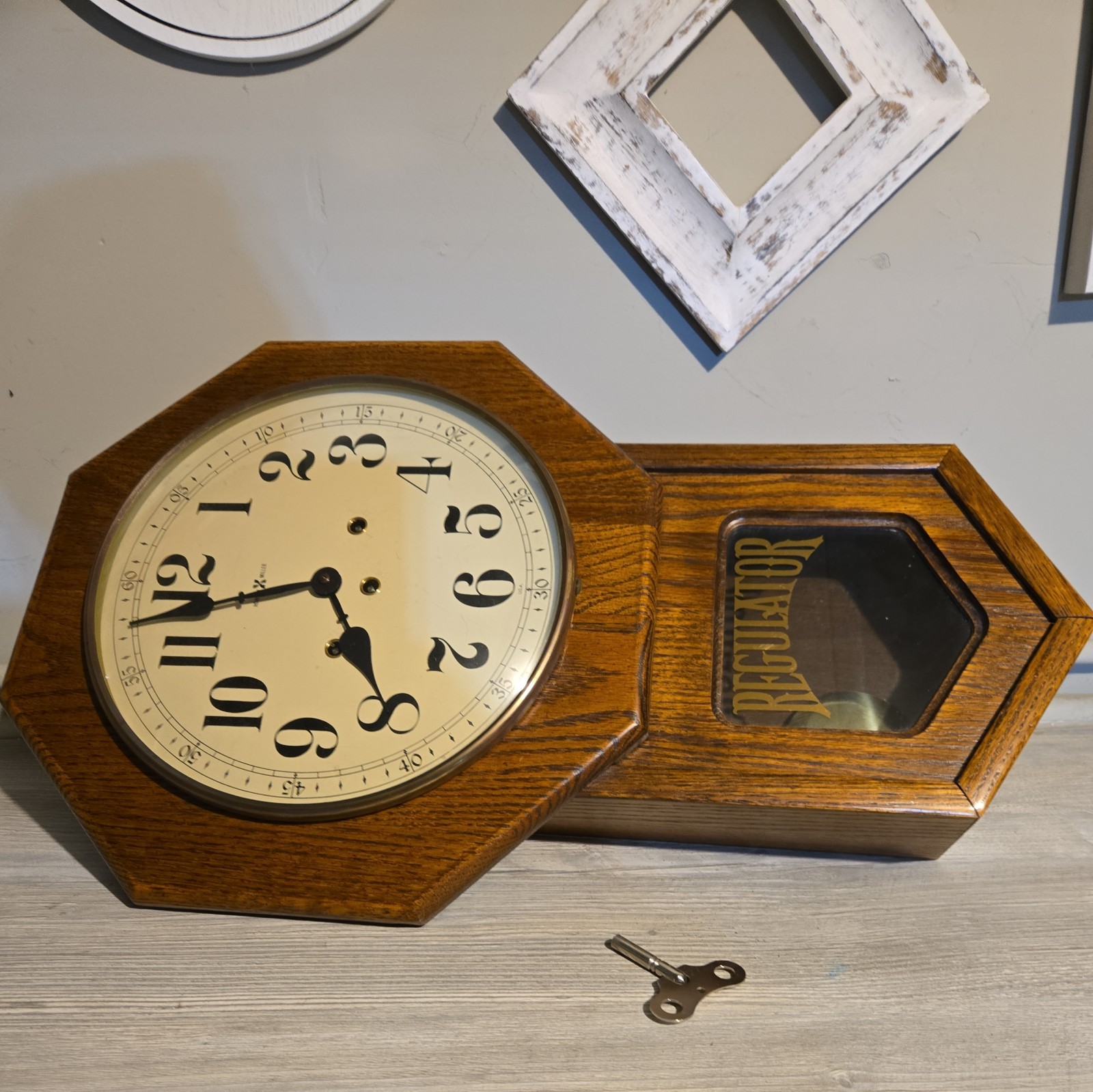 Howard Miller Regulator Wall Clock Model 612-533 Oak Case Brass Pendulum USA