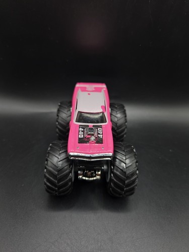Hot Wheels Monster Truck rosa Dodge caricatore R/T 440 Mattel spedizione gratuita Regno Unito  - Foto 3 di 9