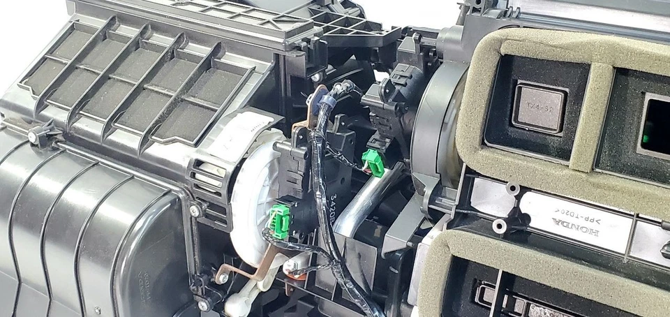 2013 2014 2015 Acura RDX OEM AC Evaporator Housing With Blower - Image 2 of 4