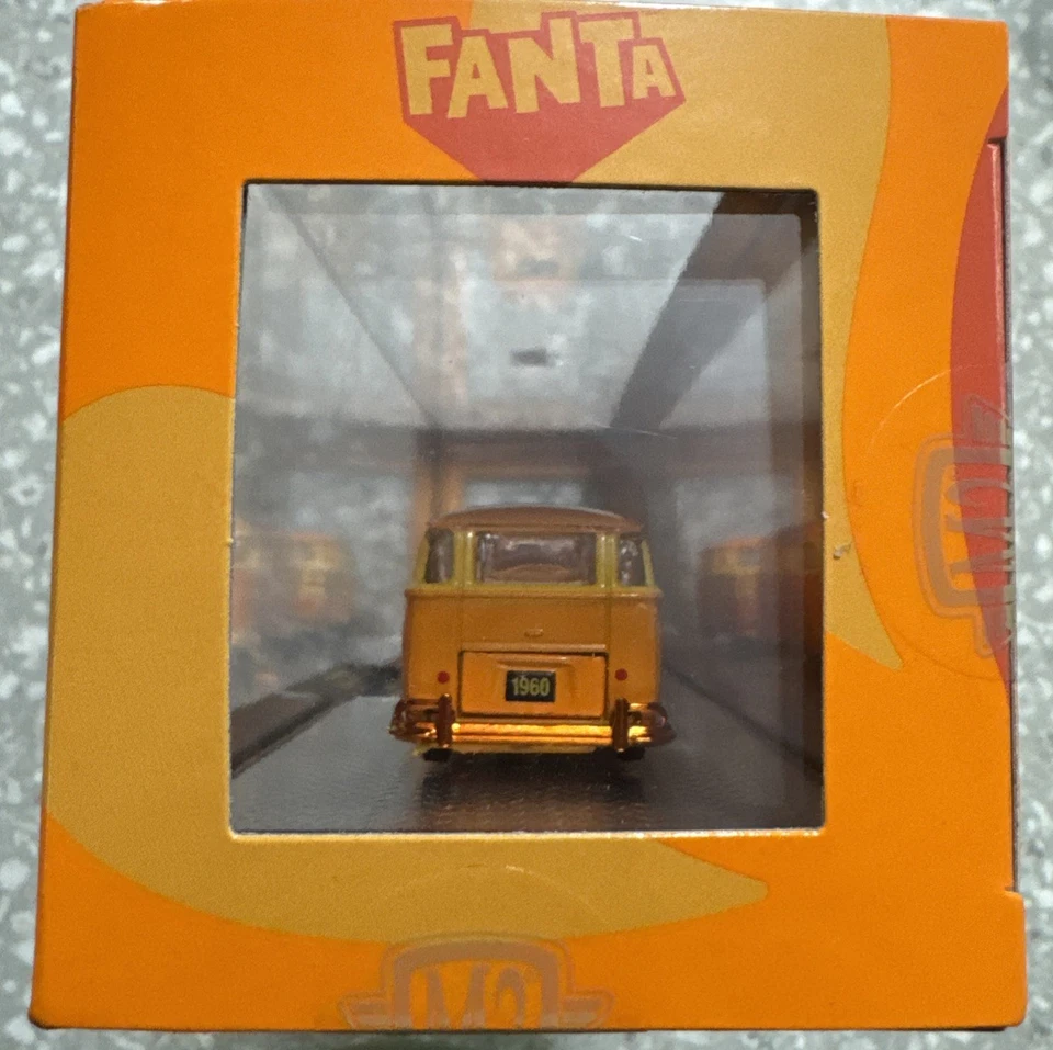 M2 1/64 Hauler fanta 1960 VW double cab & window bus w/ trailer tw40 chase NIB - Image 4 of 4