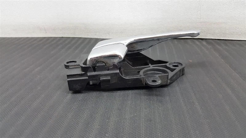 06 07 08 09 10 INFINITI M45 M35 REAR RIGHT INTERIOR DOOR HANDLE OEM  - Image 3 of 4