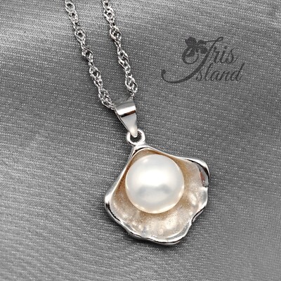Women Sterling Silver Freshwater Pearl Pendant Necklace