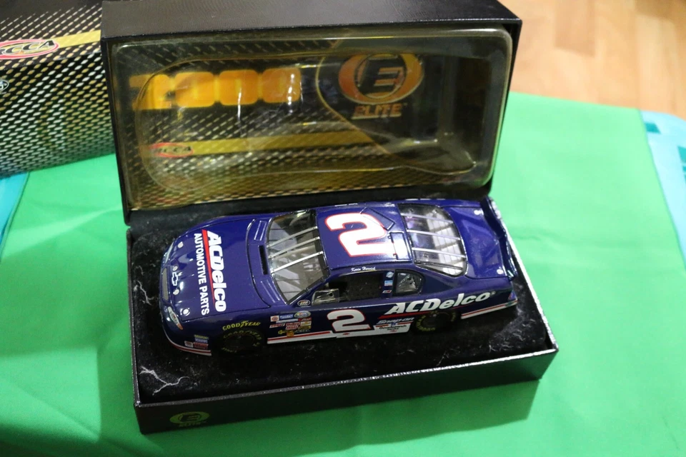 Kevin Harvick #2 AC Delco 2000 Monte Carlo Elite 1/#1008 ACTION ELITE 1:24 - Image 3 of 4