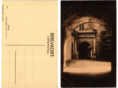 Old postcard AK KALMAR Slottsborggarden ytter med portal SWEDEN (418997)