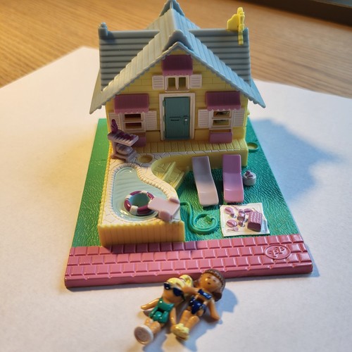 Bluebird Polly Pocket Vintage 1993 SUMMER HOUSE  COMPLETE W/Original Figures