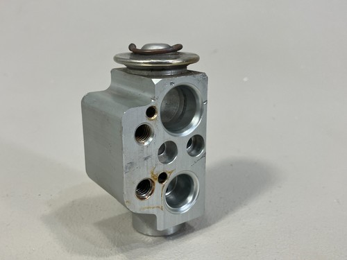 07-10 Front AC Expansion Valve for Audi Q7 Porsche Cayenne Volkswagen Touareg OE - Picture 9 of 14