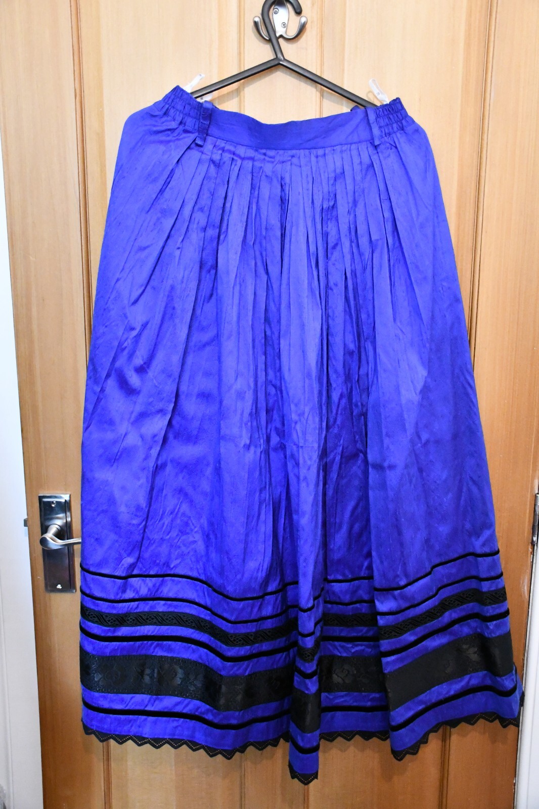 Picture 1 of 3