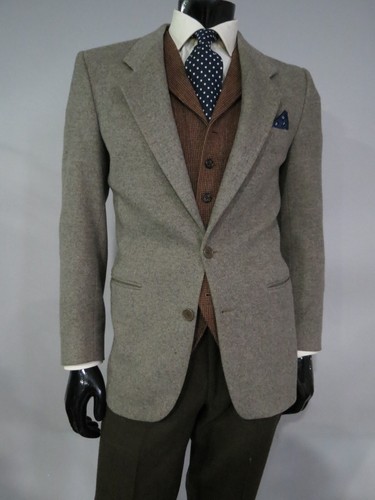 Yves saint Laurent Made in France herringbone tweed two button sport coat 38 R