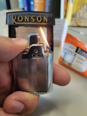Vintage Ronson ESSEX U.S.PAT. Original Box (WORKING)