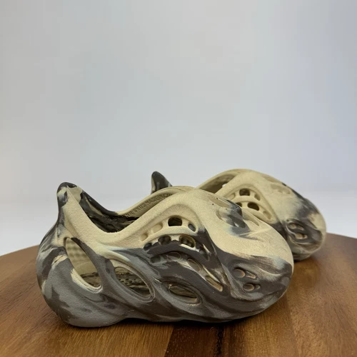 Scarpe comode casual da bambino Adidas Yeezy Foam RNNR MX crema argilla taglia 6 C