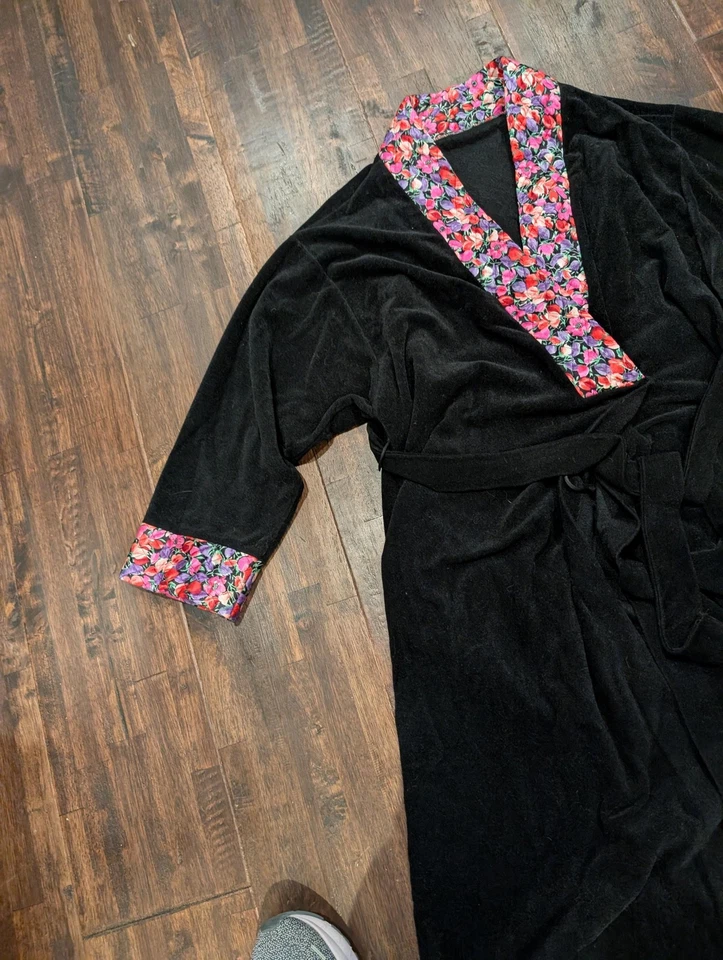 Bata vintage Vanity Fair para mujer L con ribete floral con cinturón abrigo años 70 80 salón Foto 3 de 4