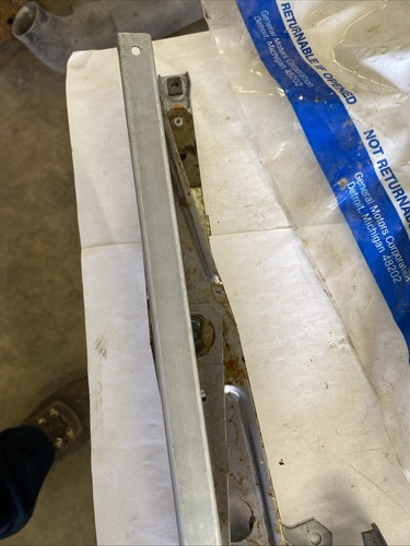 1991-96 Chevy Caprice Or Buick Roadmaster LR Window Regulator Assembly NOS. - Picture 4 of 7