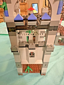 LEGO 8780 Knights Kingdom: Citadel of Orlan w/ Insturctions Missing Pieces