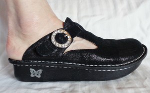 alegria open back clogs