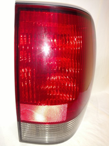 2003-2005 Lincoln Aviator Tail Light Passenger Right Side OEM - Picture 5 of 6