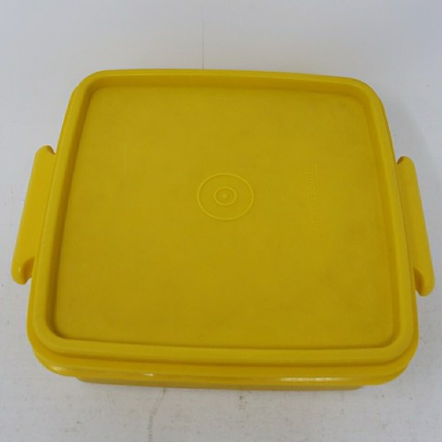 Tupperware 1362 Yellow Container And Lid 1363 Sandwich Storage Vintage - Picture 3 of 10