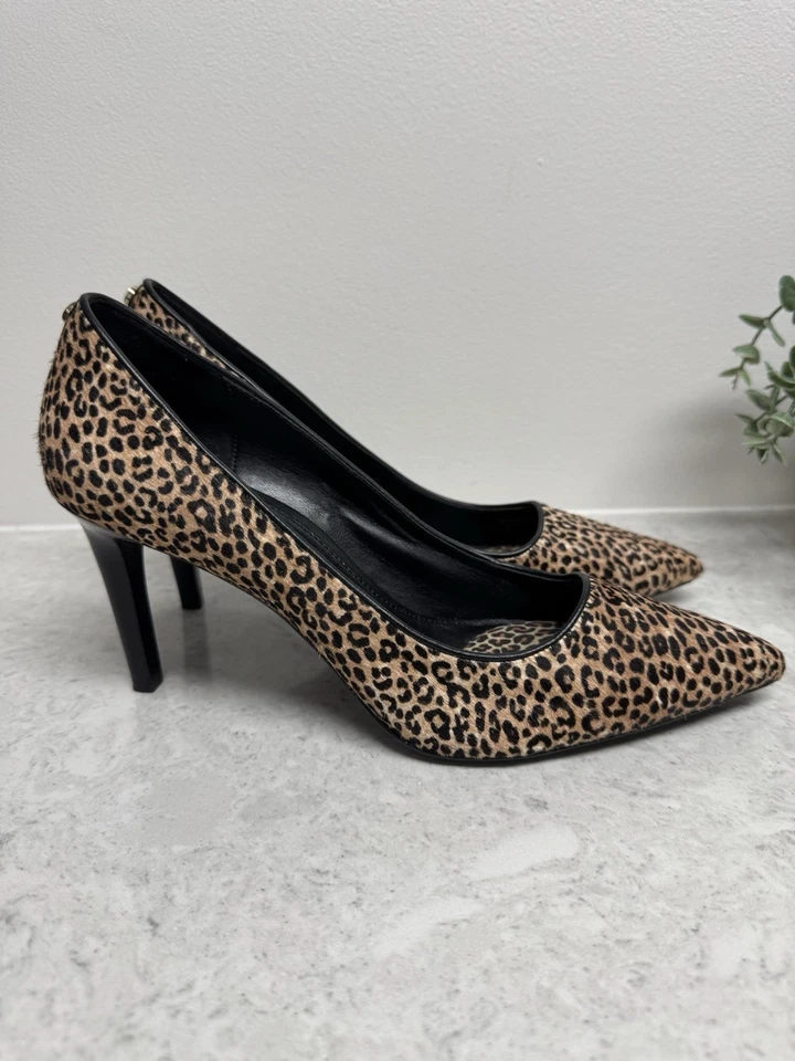 Zapatos de salón Michael Michael Kors Dorothy Flex camel oscuro talla 9M Foto 4 de 4