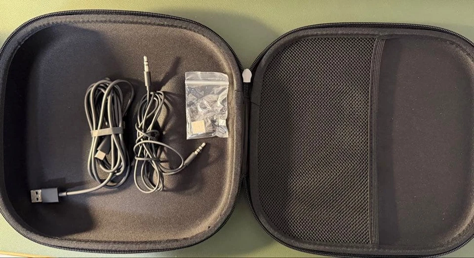 Microsoft Surface Headphones 2 ‎QXL-00015 Wireless Noise Cancelling Black Used - Image 4 of 4